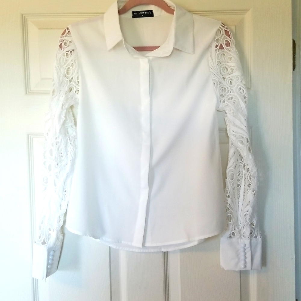De Sepreso White Women's Long Sleeve Shirt, Button Front Lace Sleeves, Size M